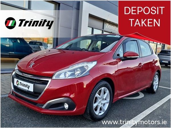 Peugeot 208 Hatchback, Petrol, 2017, Red