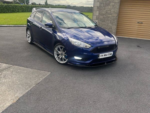 Ford Focus Hatchback, Diesel, 2017, Blue