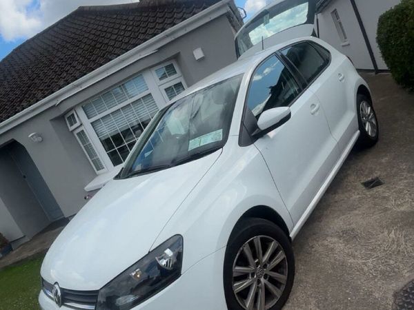 Volkswagen Polo Hatchback, Petrol, 2016, White