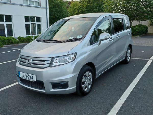 Honda Freed MPV, Petrol, 2014, Silver