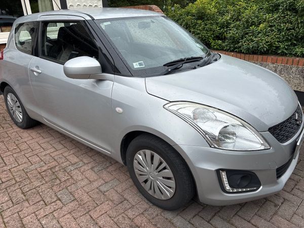 Suzuki Swift Hatchback, Petrol, 2015, Silver