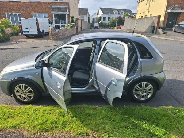 Opel Corsa Hatchback, Petrol, 2006, Silver