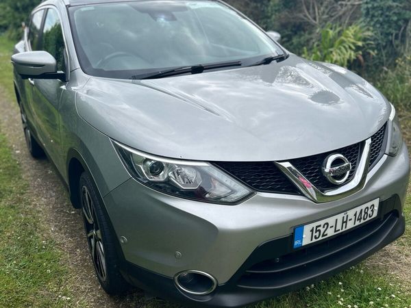 Nissan Qashqai Hatchback, Diesel, 2015, Silver