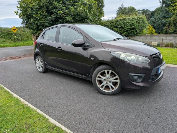 Mazda Mazda2 Hatchback, Petrol, 2010, Red