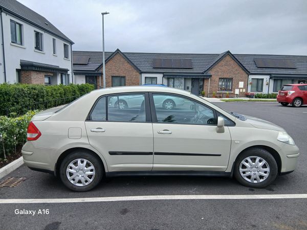 Nissan Tiida Saloon, Diesel, 2011, Silver