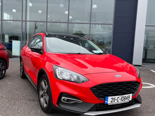 Ford Focus Hatchback, Diesel, 2021, Red