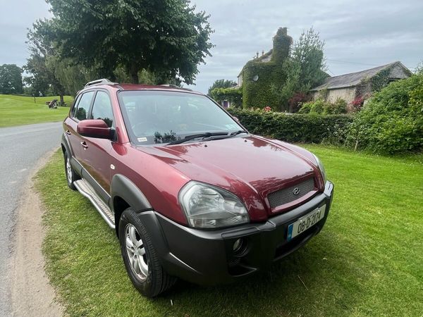 Hyundai Tucson SUV, Petrol, 2008, Red