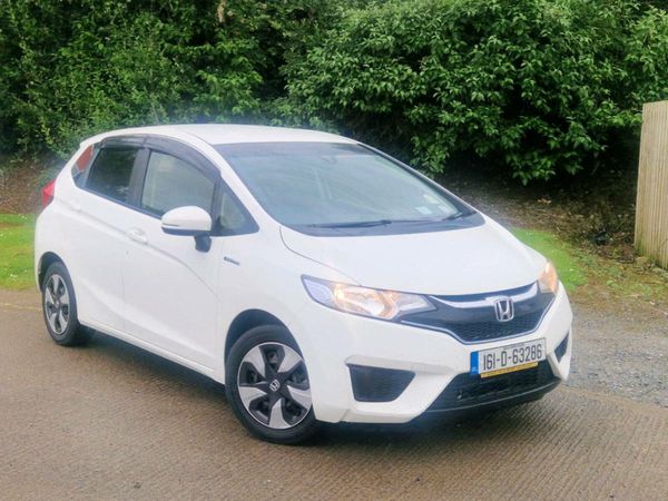 Honda Fit Hatchback, Petrol Hybrid, 2016, White