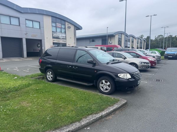 Chrysler Voyager MPV, Diesel, 2008, Black