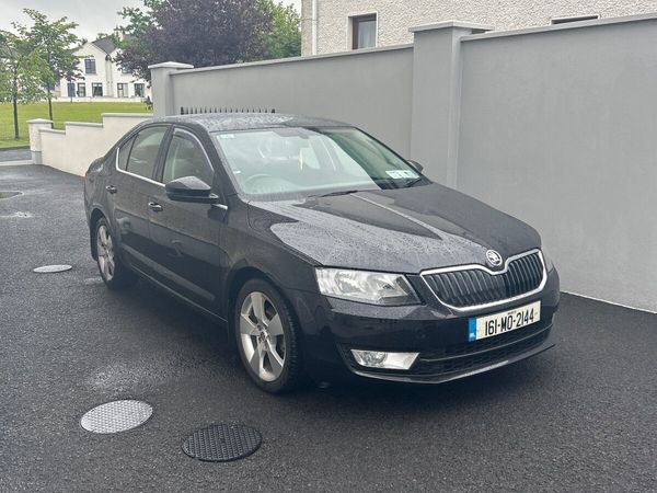 Skoda Octavia Saloon, Diesel, 2016, Black