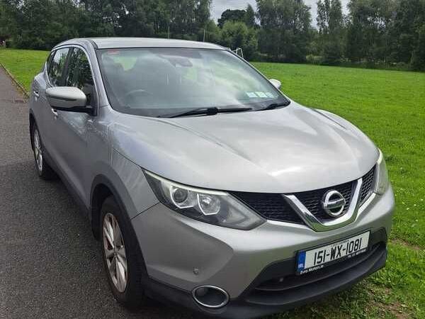 Nissan Qashqai Hatchback, Diesel, 2015, Silver