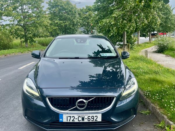 Volvo V40 Hatchback, Diesel, 2017, Blue