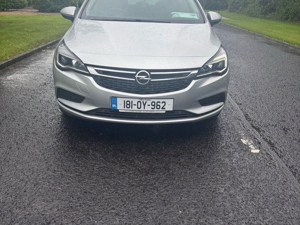 Opel Astra Hatchback, Petrol, 2018, Grey