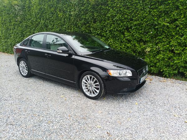 Volvo S40 Saloon, Diesel, 2011, Black