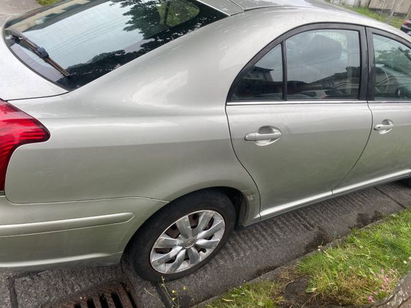 Toyota Avensis Hatchback, Diesel, 2007, Silver
