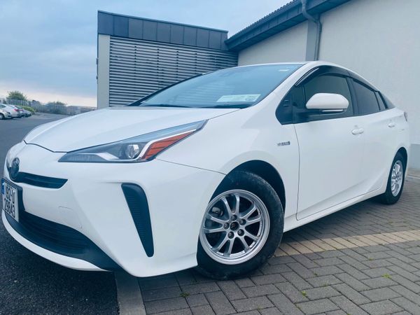 Toyota Prius Hatchback, Petrol Hybrid, 2019, White