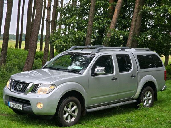 Nissan Navara Crew Cab, Diesel, 2015, Silver