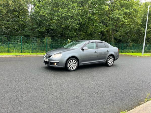 Volkswagen Jetta Saloon, Petrol, 2009, Grey