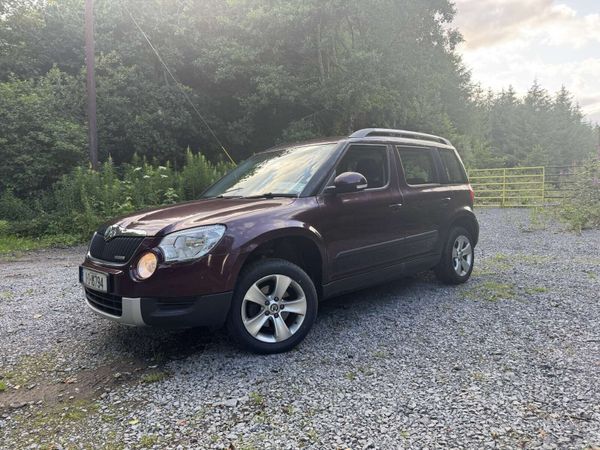 Skoda Yeti SUV, Diesel, 2011, Red