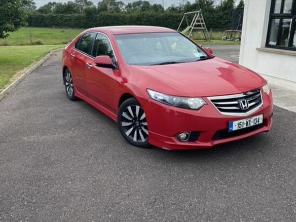 Honda Accord Saloon, Diesel, 2015, Red