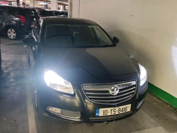 Vauxhall Insignia Hatchback, Diesel, 2010, Black