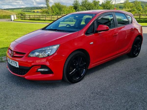 Vauxhall Astra Hatchback, Petrol, 2014, Red
