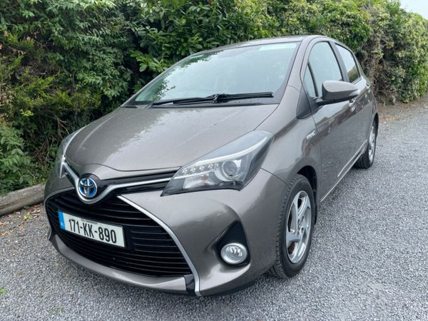 Toyota Yaris Hatchback, Petrol Hybrid, 2017, Grey