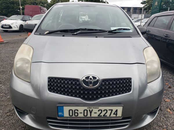 Toyota Yaris Hatchback, Petrol, 2006, Silver