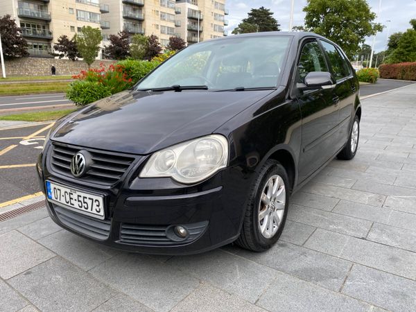 Volkswagen Polo Hatchback, Petrol, 2007, Black