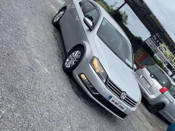 Volkswagen Passat Saloon, Diesel, 2012, Silver