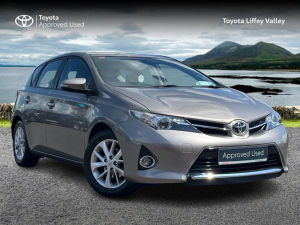 Toyota Auris Hatchback, Petrol, 2014, Bronze