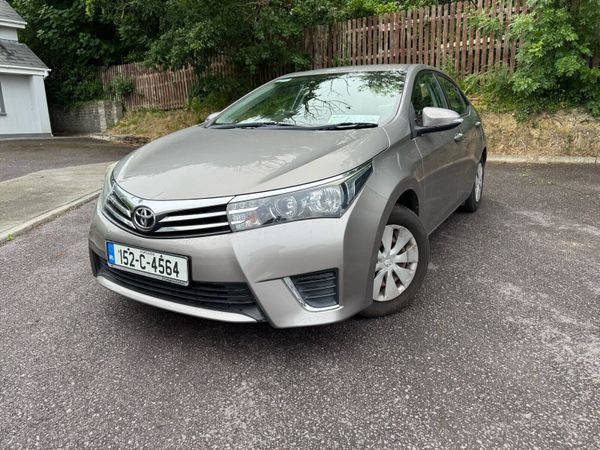 Toyota Corolla Saloon, Petrol, 2015, Bronze