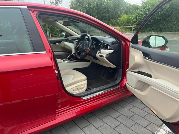 Toyota Camry Saloon, Petrol Hybrid, 2021, Red