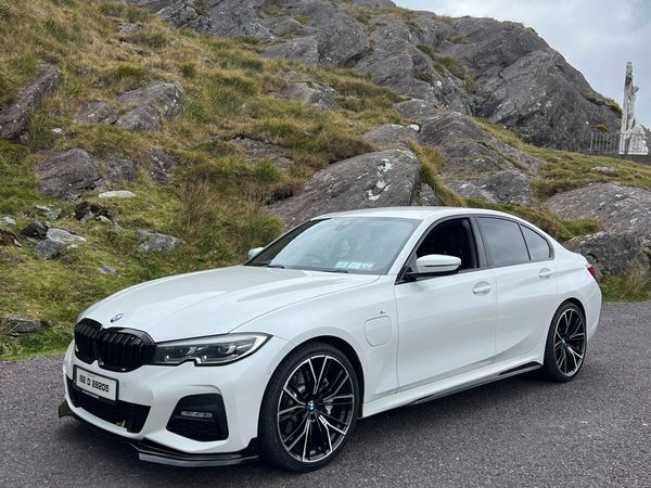 BMW 3-Series Saloon, Petrol Plug-in Hybrid, 2019, White