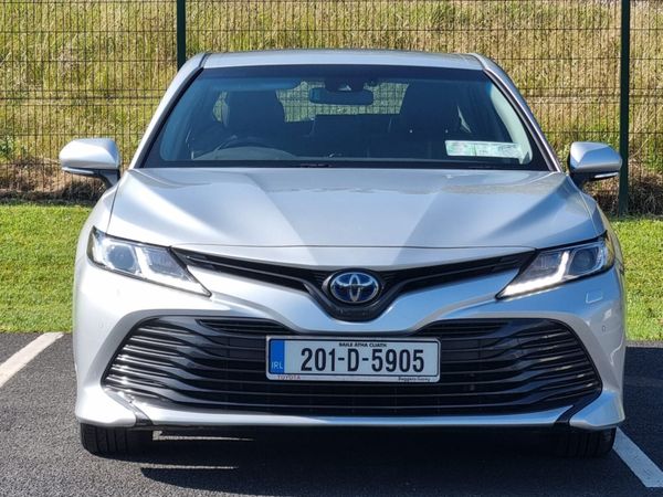 Toyota Camry Saloon, Petrol Hybrid, 2020, Grey
