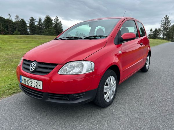 Volkswagen Fox Hatchback, Petrol, 2011, Red