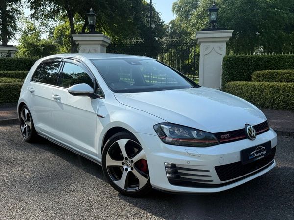 Volkswagen Golf Hatchback, Petrol, 2015, White