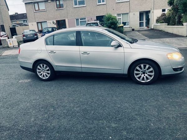 Volkswagen Passat Saloon, Diesel, 2009, Silver