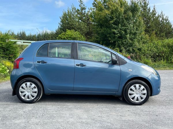 Toyota Yaris Hatchback, Petrol, 2009, Blue