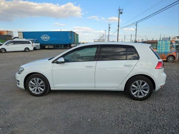 Volkswagen Golf Hatchback, Petrol, 2015, White