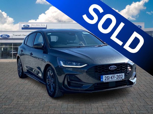 Ford Focus Hatchback, Petrol Hybrid, 2025, Grey
