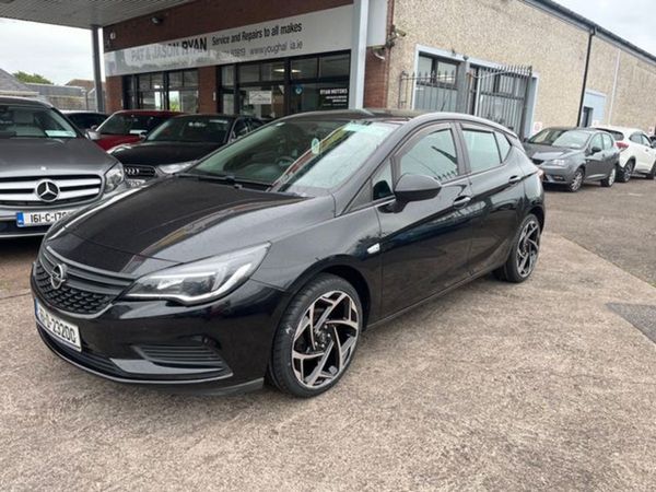 Opel Astra Hatchback, Petrol, 2016, Black