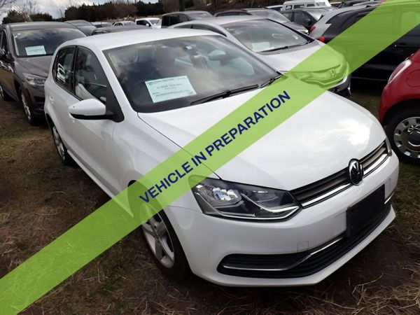Volkswagen Polo Hatchback, Petrol, 2016, White