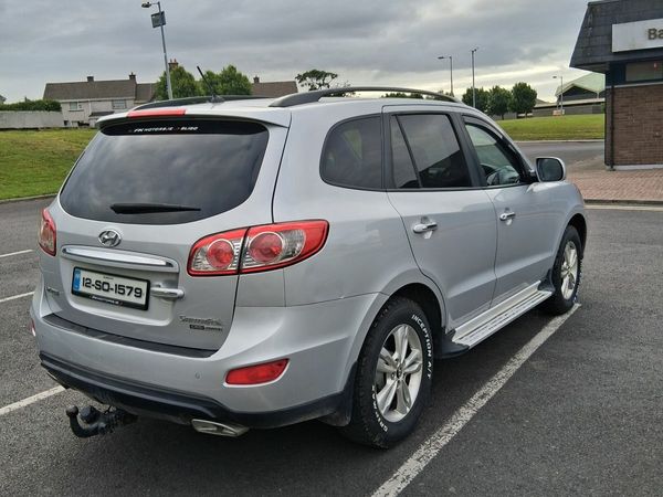 Hyundai Santa Fe SUV, Diesel, 2012, Silver