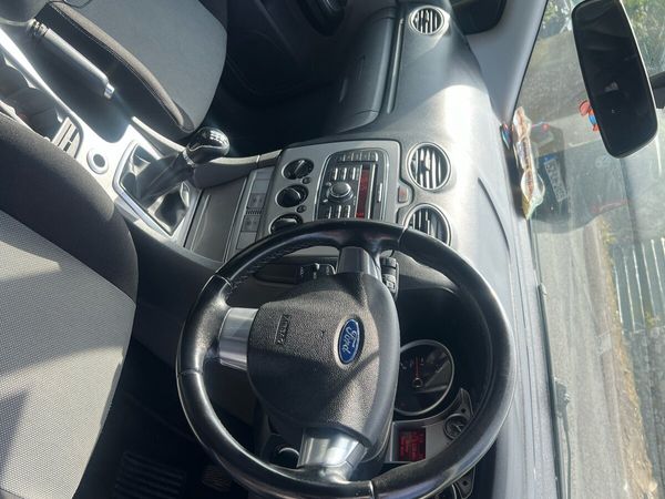 Ford Focus Hatchback, Diesel, 2010, Silver
