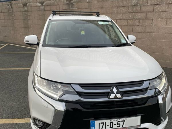 Mitsubishi Outlander SUV, Petrol Plug-in Hybrid, 2017, White