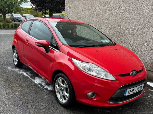 Ford Fiesta Hatchback, Petrol, 2012, Red