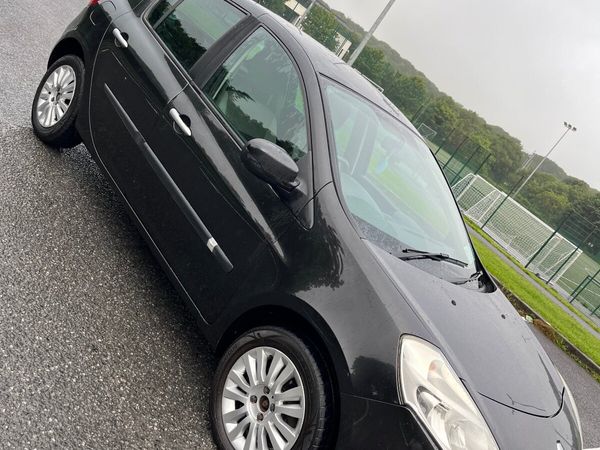 Renault Clio Hatchback, Ethanol Petrol, 2011, Black