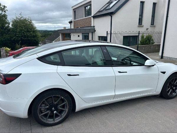 Tesla Model 3 Saloon, Electric, 2022, White