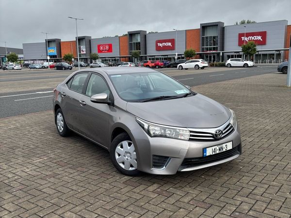 Toyota Corolla Saloon, Diesel, 2014, Bronze